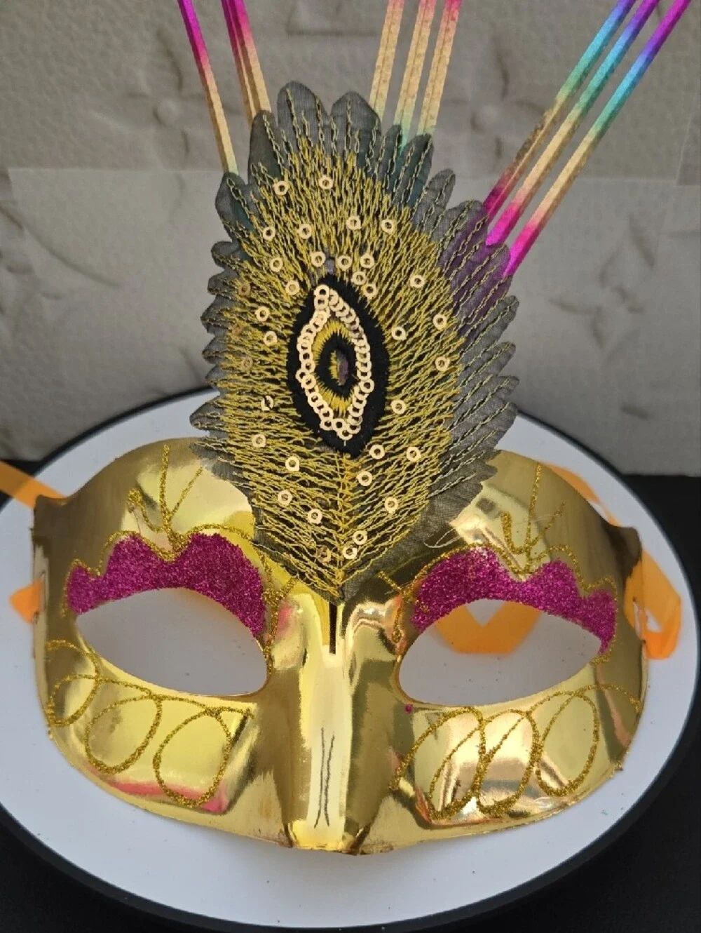 N/A elegant gold